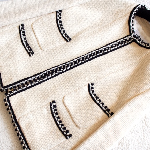 Rare Chanel Vintage Fall 1994 Ecru Black Jacket - Picture 14 of 14